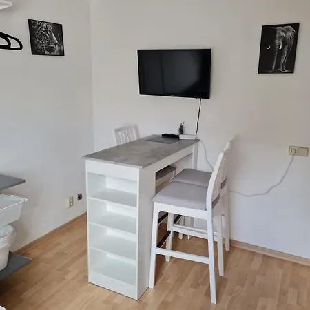 Apartment Wieko Leibnizstr. H1, Dg Links